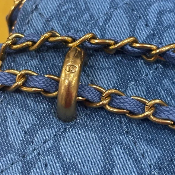 Chanel Makeup line Blue Floral Denim Shoulder Bag with Gold Accents - Picture 2 of 16